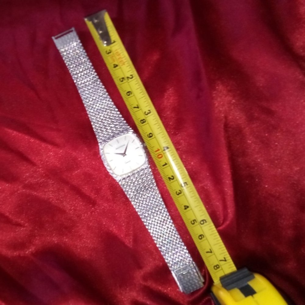 Vintage Waltham silver quartz watch time piece - Picture 9 of 9